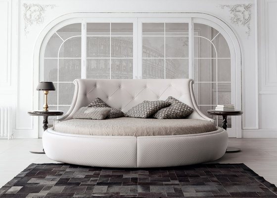 Нетривиальная двуспальная кровать круглой формы от компании Tecni Nova