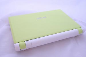 Ноутбук ASUS Eee PC 8G вид сзади