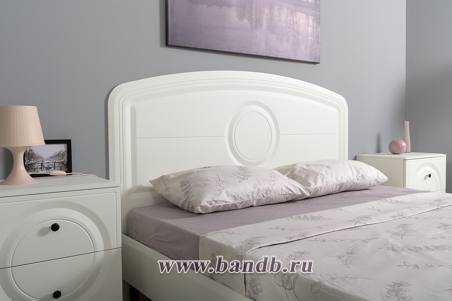 Кровать 1600 Валенсия с прикроватной тумбочкой и ТВ тумбой Квадро цвет белый шагрень/чёрный Картинка № 12