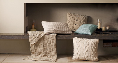 Вязанные диванные подушки