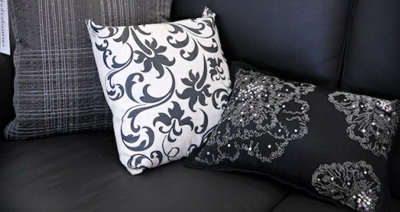 Декоративная подушка - яркий акцент в интерьере