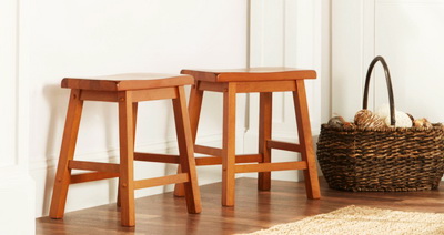 Табурет в современной обстановке