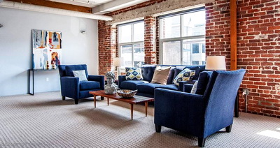 Кирпичная стена в интерьере — старая идея в новом исполнении