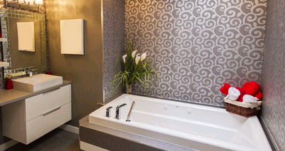 Обои в ванной комнате — плюсы, минусы и практические советы